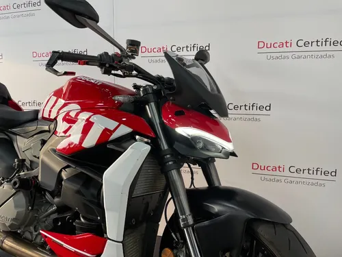 Ducati Streetfighter V2