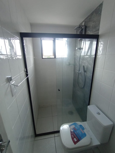 Alugo Apartamento De Três Quartos No Bairro N.s.das Graças.