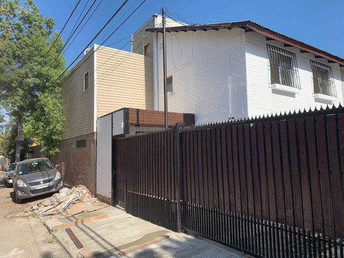 Casa En Villa Los Rosales De Maipú, A Pasos De Mall Arauco.