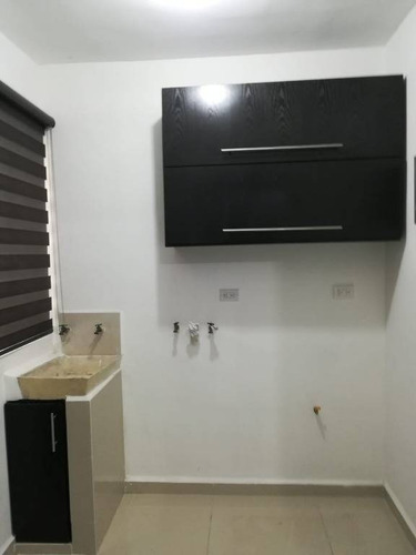 Imagen 4 de 14 de Renta De Casa En Privadas Borneo Apodaca