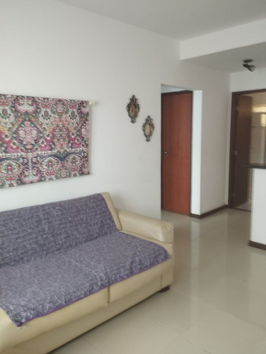 Apartamento Térreo De 2 Dormitórios, Excelente Acabamento!