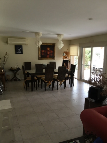 Imagen 10 de 14 de Villa Italiana Con Vista Al Lago Y Salida Al Golf Hoyo7