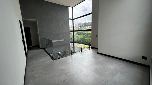 Casa Com Amplo Espaço De Lazer Particular