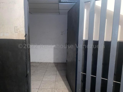 Imagen 3 de 14 de Local En Alquiler Catia 22-20894 Renta House Los Samanes