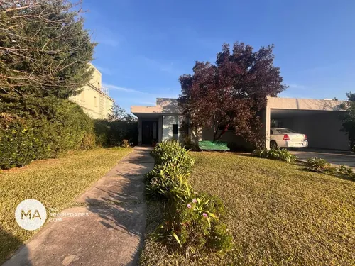 Venta | Casa De 3 Dormitorios Con Gran Terreno - San Sebastián - Funes - foto 1