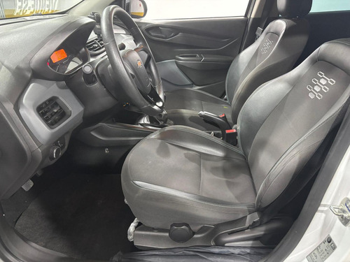 Chevrolet Onix Plus Joy Black