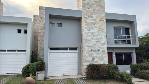 Venta Casa - Ph En Housing Los Tilos - Jardin Claret - 3 Dorm - Pileta