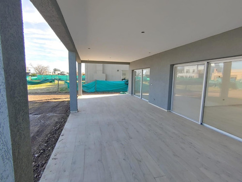 Imagen 7 de 23 de Casa En Harás Santa María