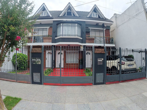 Imagen 1 de 17 de Triplex En Venta En Ramos Mejia Sur