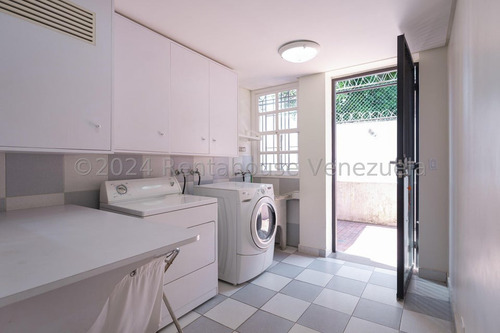 Se Ofrece En Venta Extraordinaria Y Hermosa Casa De Estilo Europeo Ubicada En Los Chorros