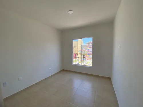 Venta De Casa En Pachuca. Fraccionamiento Con Alberca, 3 Habitaciones, 2 Niveles Y 2 Cajones De Estacionamientos