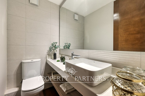 Moderno Departamento En La Dehesa Central Con Terr...