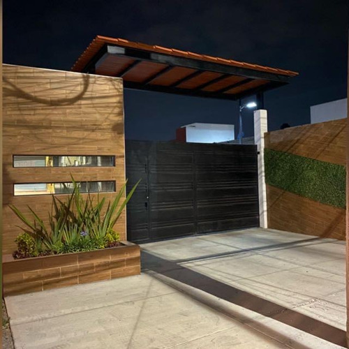 Casa En Metepec, Preventa, Estacionamiento, Serv Ocultos, Iluminacion Solar, Excelente Y Super Amplio Roof Garden C/baño Jardin Excelente Ubicacion, En Privada, Frente A Foresta, Sobre Av. San Antonio