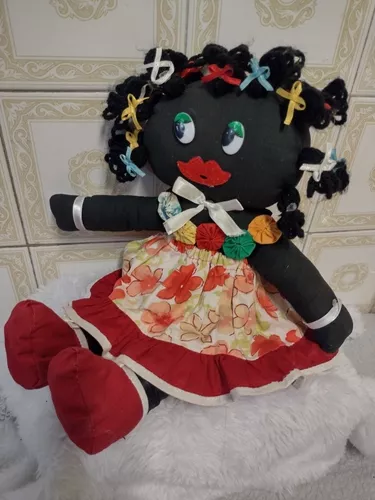 Oblee Marketplace  Boneca de Pano Negra Lisa Com Troca de Roupa