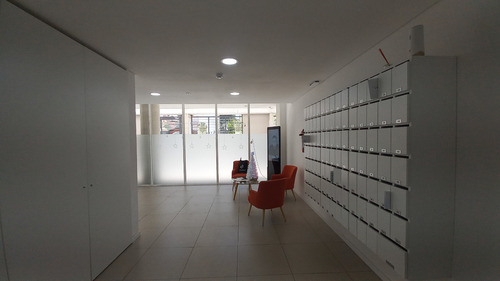 Venta De Penthouse De Dos Dormitorios En Montevideo, Cordón Con Gran Terraza Y Parrillero. Con Cochera Doble.