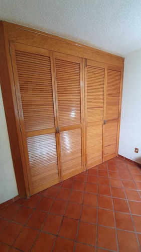 Imagen 12 de 17 de Casa En Venta 2 Plantas Col Calesa 2da Secc. Qro.