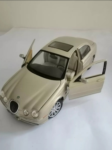 Maisto Jaguar S Type 3.0l Silver Lhd Model Car 1/18 