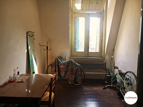 Piso En Venta En Moreno Al 1300 - Monserrat - Ideal Hostel U Oficinas