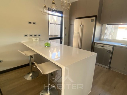 Casa En Venta De 3 Dorm. En Colina