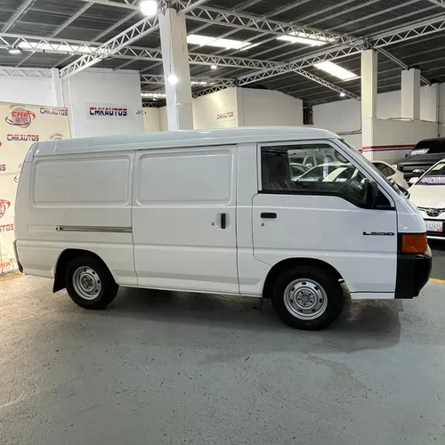 Mitsubishi Panel L300 2012