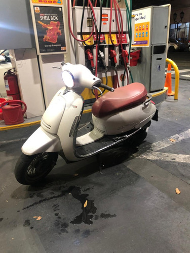 Scooter Beta Arrow Tempo 150 Blanca 32.000kms