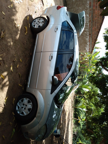 Ford Fiesta Sedan 1.6 Flex 4p 2006
