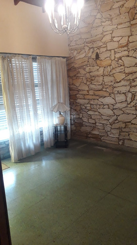Imagen 9 de 11 de Casa Venta Isidro Casanova