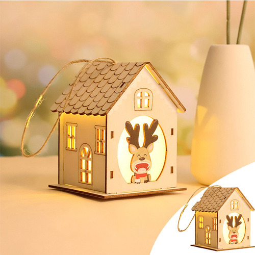 Casa De Madera K Para El Día De Navidad Con Ligeras Decoraci