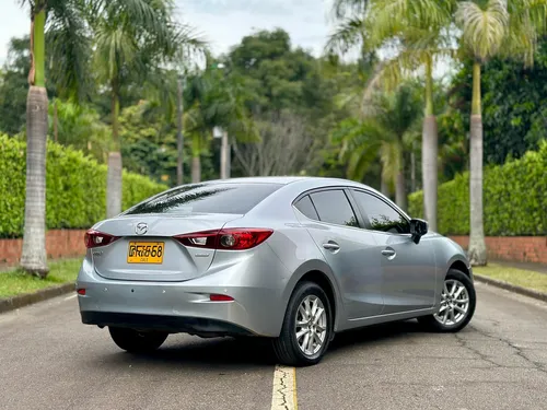 Mazda 3 Sedan Automático Con Cuero