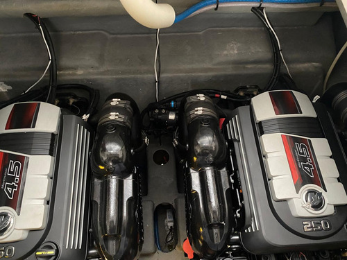 Lancha Triton 370ht, Zerada E Completa Na Represa