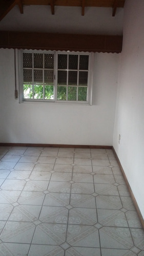 Imagen 3 de 18 de Depto T Casa Al Fte 3 Amb, Con Patio, Terraza Y Quincho