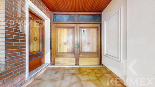 Casa De 3 Dormitorios En Venta En La Plata