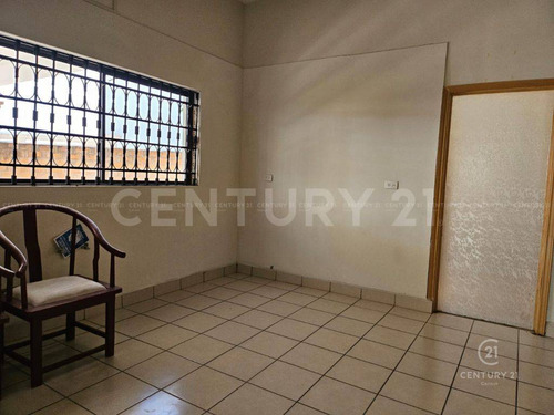 Casa En Venta En Col. Quintas Del Sol Chihuahua, Chih.