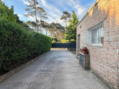 Imagen 11 de 13 de Casa En Venta - 3 Dormitorios - 3 Baños - Barbacoa - Garaje - El Pinar