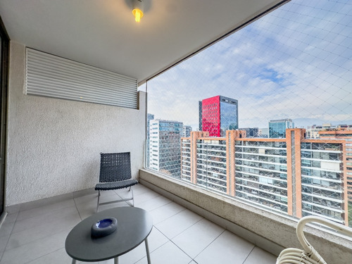 Piso Alto, 2 Dorms + Escritorio, Vista Y Full Amoblado