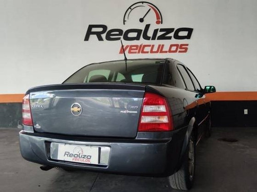 Imagem 4 de 11 de Chevrolet Astra 2.0 Mpfi Elegance Sedan 8v Flex 4p Manual