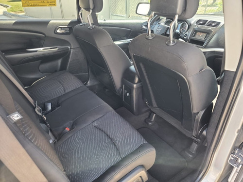 Imagen 12 de 15 de Dodge Journey Sxt