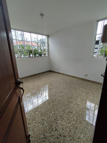 Imagen 4 de 9 de Alquilo Apartamento Clasico En Muy Buena Ubicacion