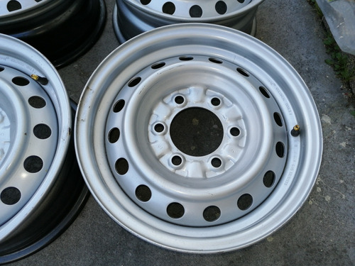 Imagen 2 de 2 de Aros R 15 Originales Dmax Nuevos