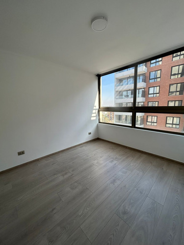 Arriendo Depto. De 1d1b A Pasos De Metro El Parron