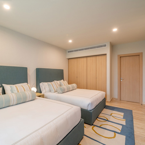 Departamento En Venta En Cancún, Sls Bahia Beach, Amplias Recamaras Con Lujo