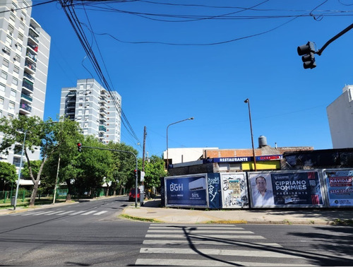 Imagen 4 de 5 de Venta De Inmejorable Esquina Comercial De 250 Mts2!!!