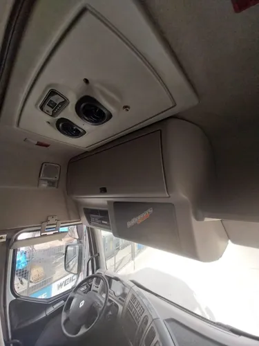 Renault Premium 440