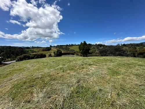 Gran Lote De 5.500 Metros En El Alto De Las Palmas. Codigo 56