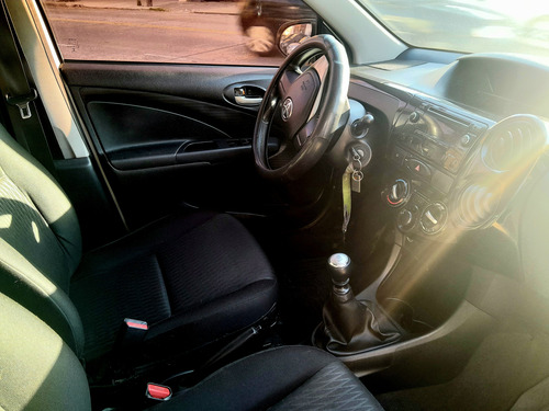 Toyota Etios 1.5 Sedan X