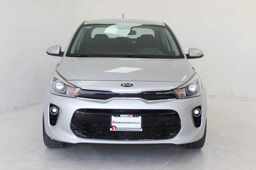 Imagen 8 de 15 de Kia Kia Rio Sedan 2018 4 Cilindros