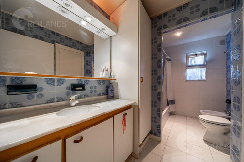 Venta Casa 6 Ambientes Con Pileta, Quincho Y Cochera En Olivos, Acepta Permuta