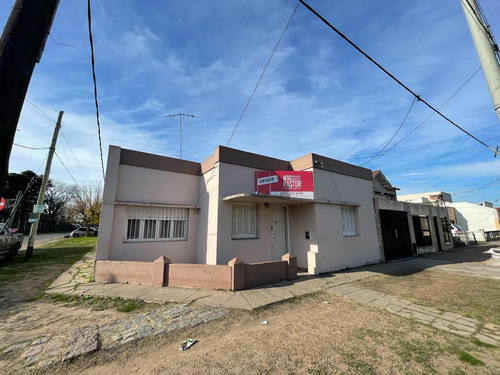 Venta-casa-2 Dor-cochera-parque-los Hornos