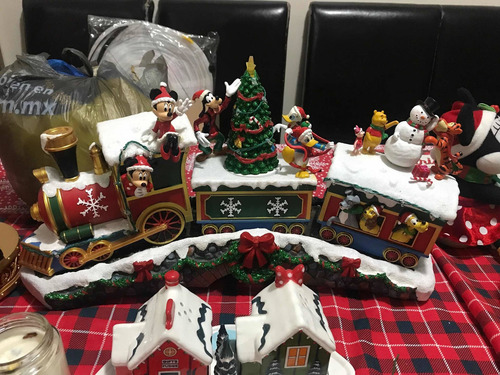Tren Navideño Mickey Mouse Musical Y Luces (Usado)