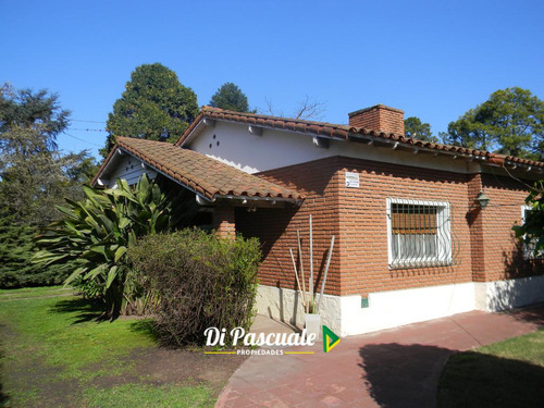 Venta Casa Quinta Con Pileta, Quincho Y Parrilla Sobre Padre Fahy - La Reja Sur